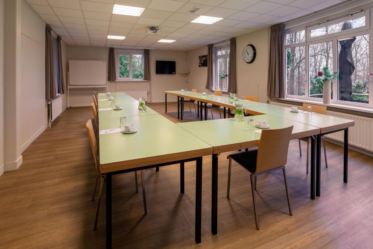 Stayokay Hostel Arnhem Bagian luar foto