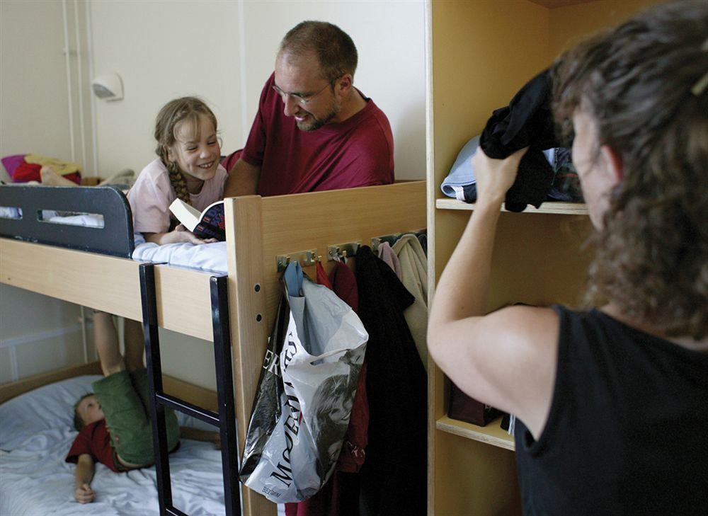 Stayokay Hostel Arnhem Bagian luar foto